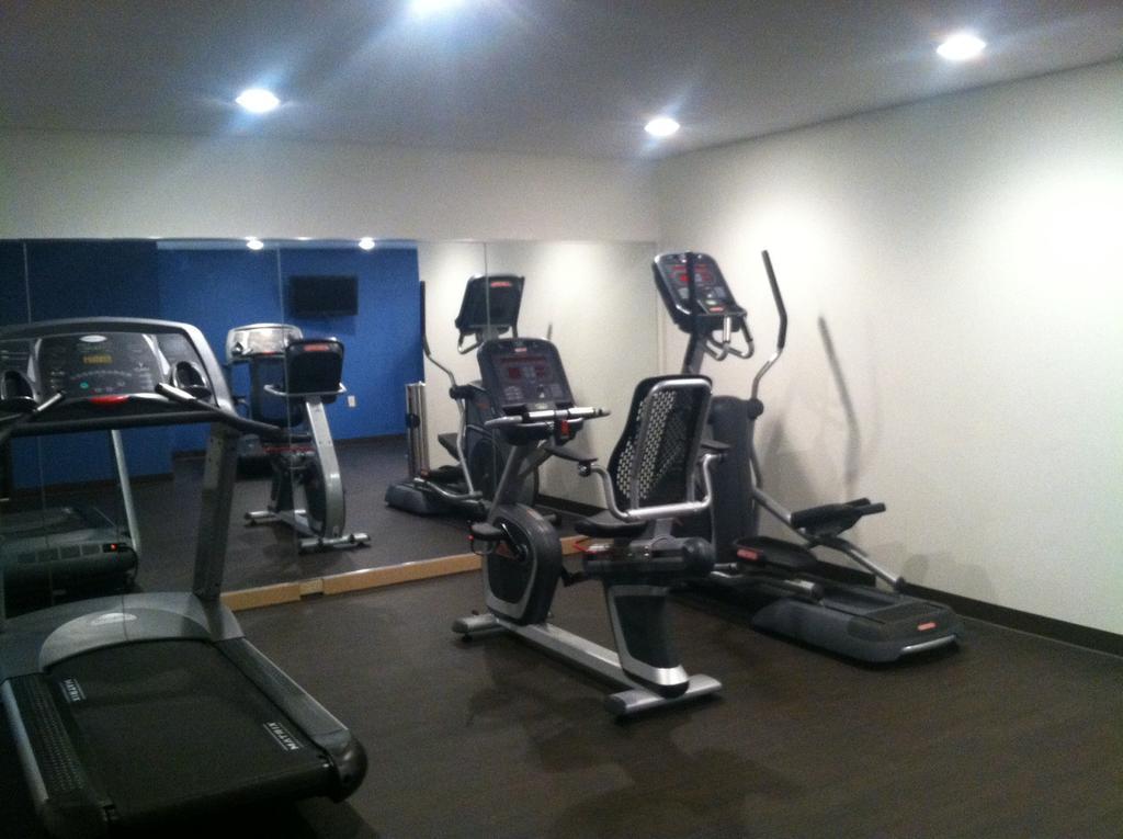 Hotel Country & By Radisson, Muskegon, Mi
