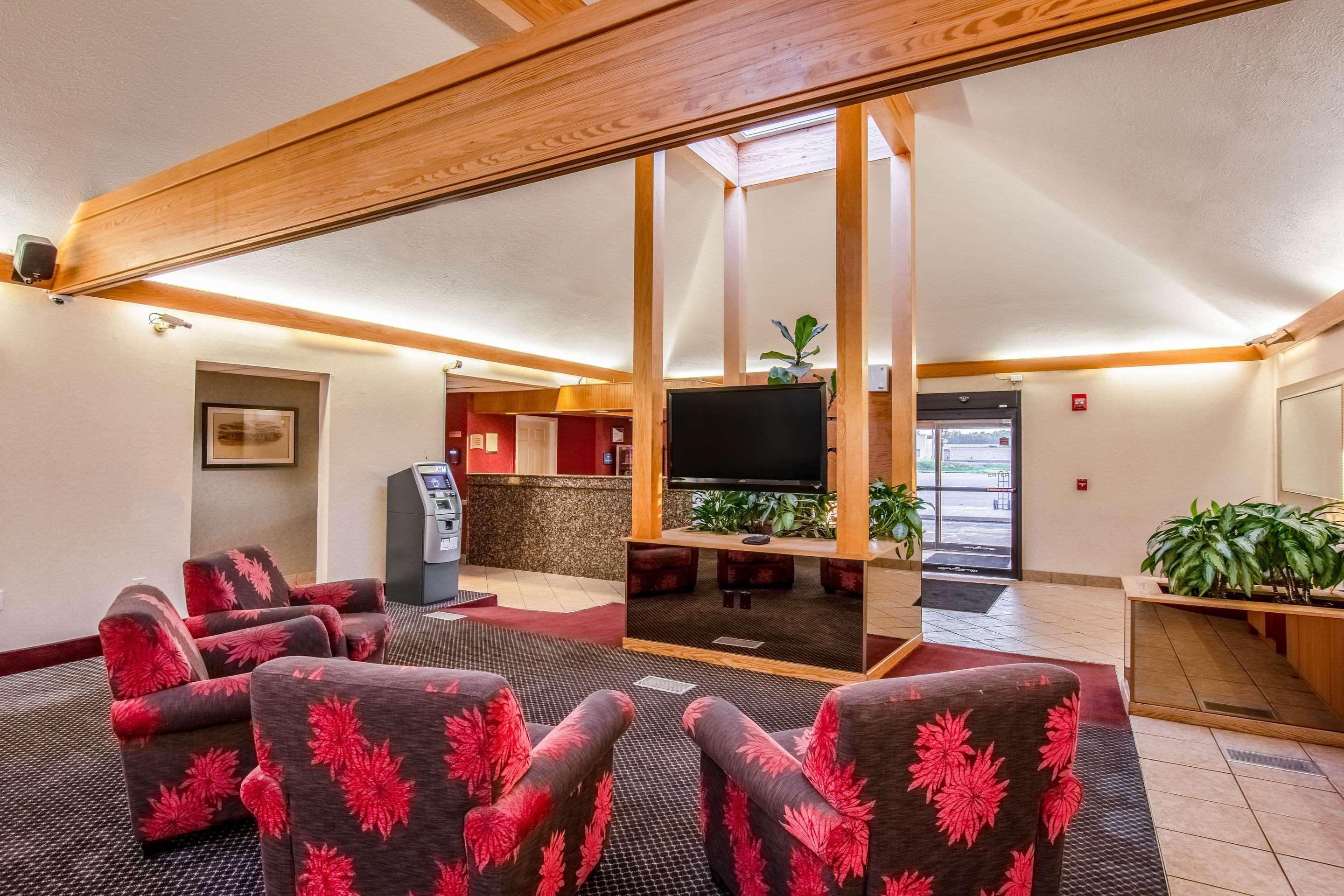 Hotel Country & By Radisson, Muskegon, Mi 3*