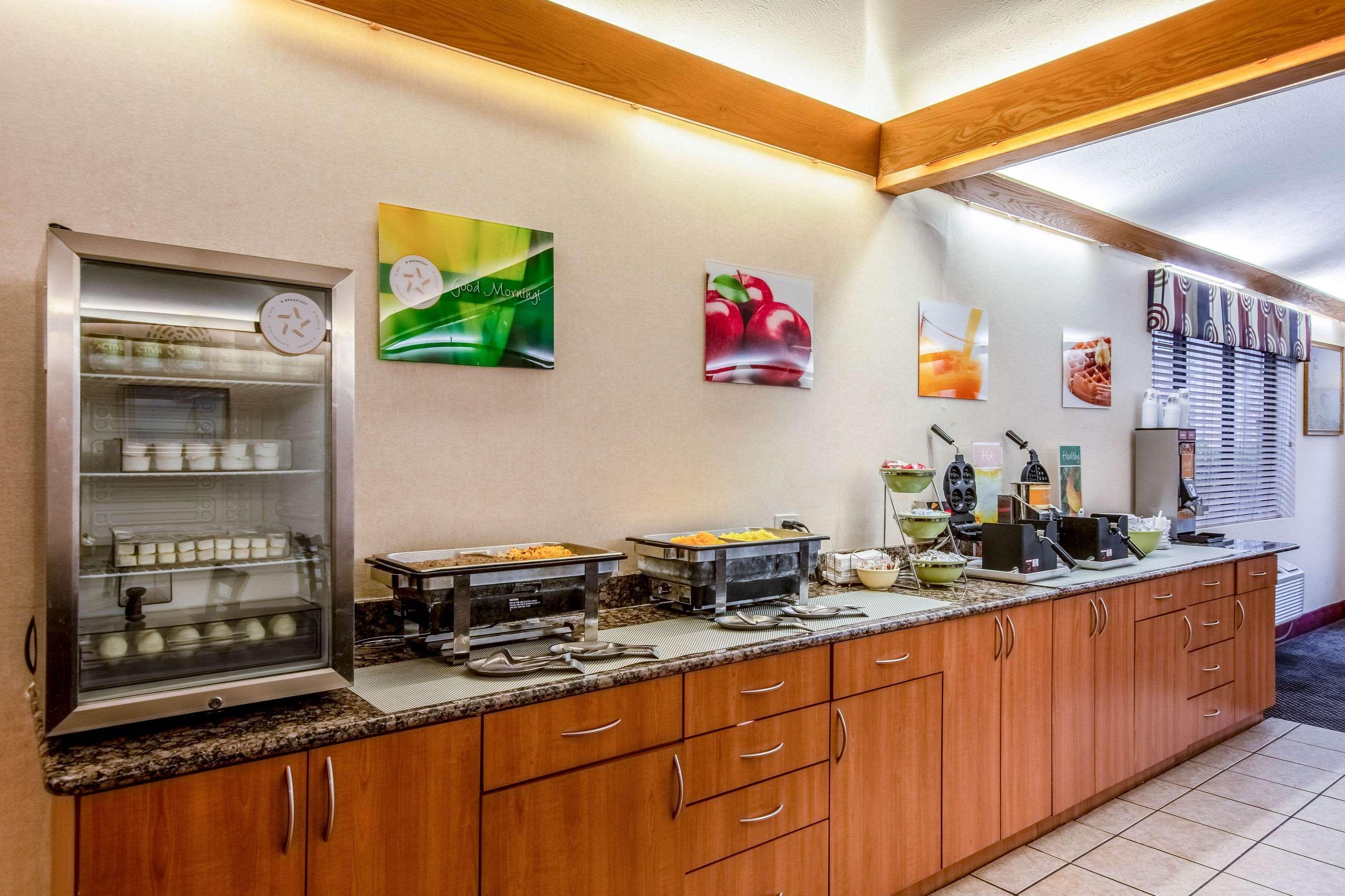 Country & By Radisson, Muskegon, Mi