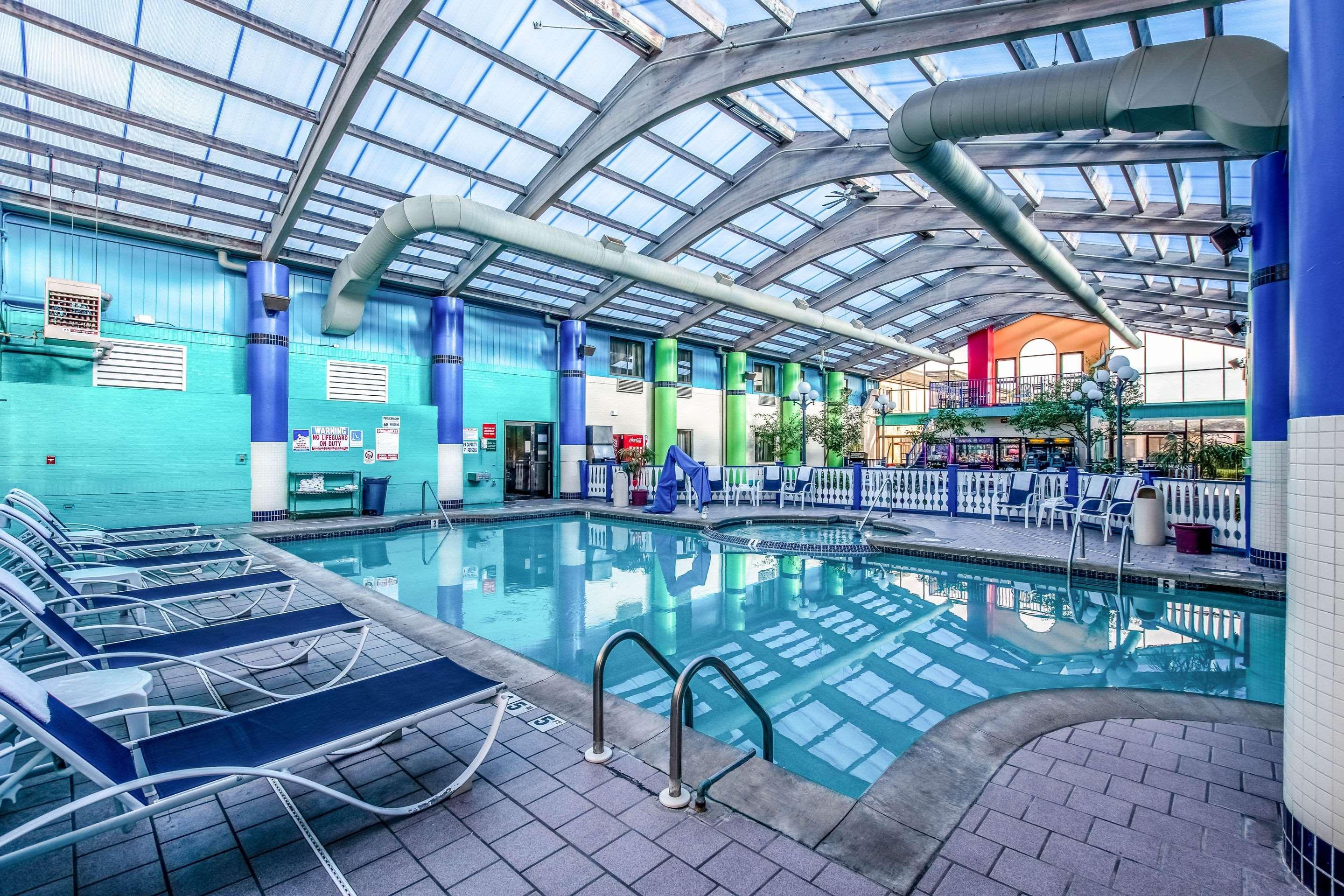 Country & By Radisson, Muskegon, Mi Hotel