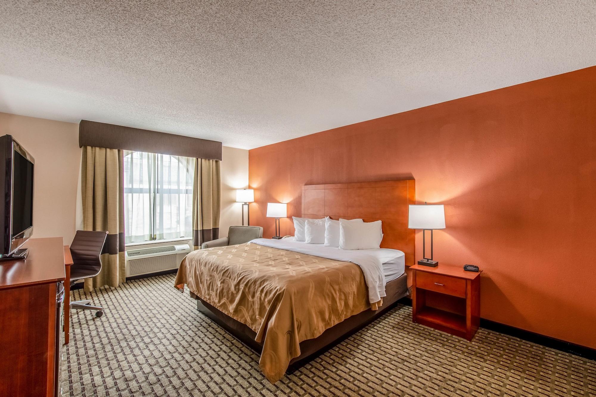 Country & By Radisson, Muskegon, Mi Hotel