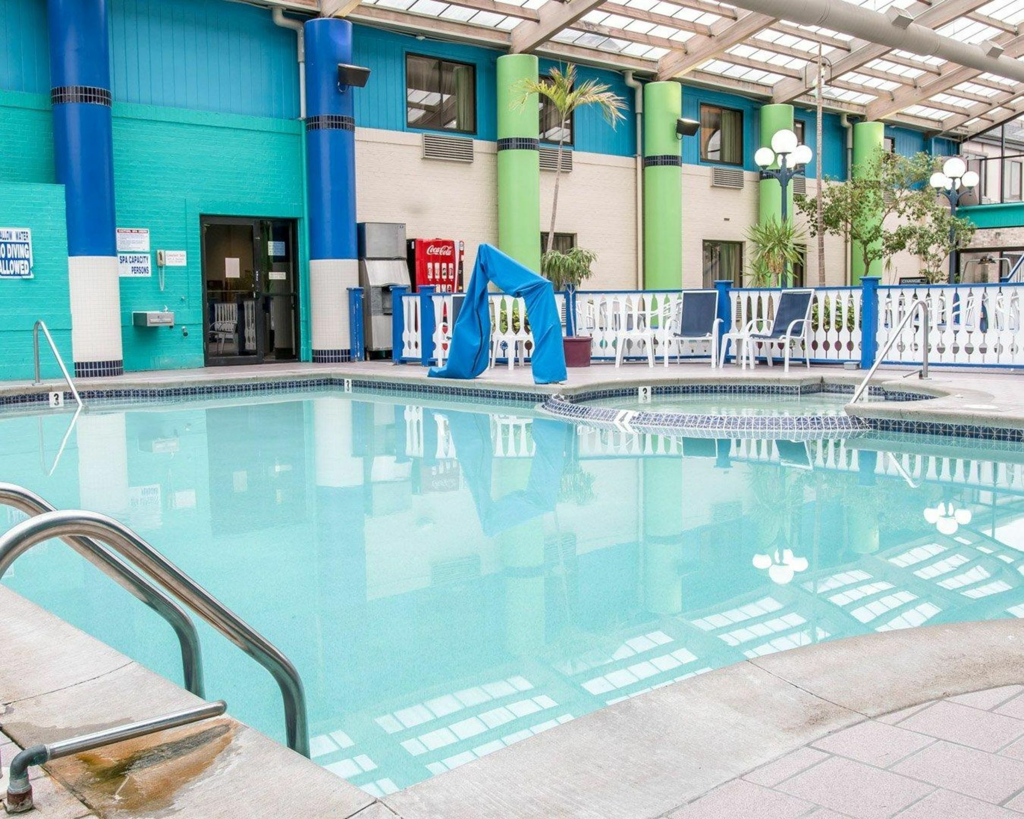 Country & By Radisson, Muskegon, Mi Hotel 3*